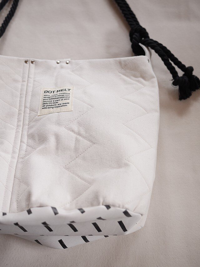 quilting patchwork bucketbag (white)の画像1枚目