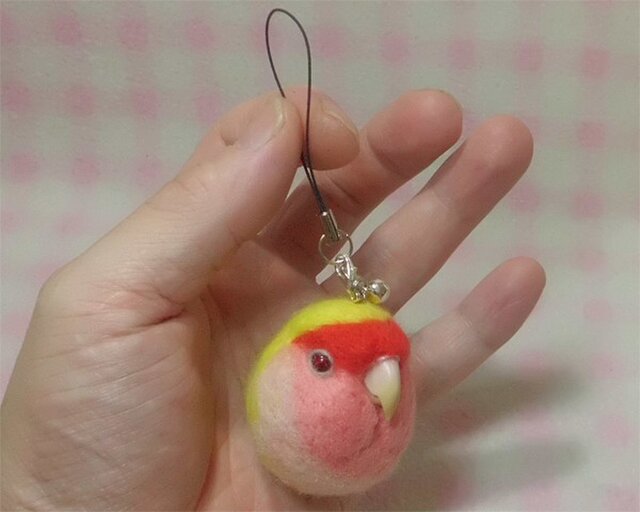 羊毛フェルト 小鳥ストラップ・イヤホンジャック / コザクラインコ ルチノー【受注製作】の画像1枚目