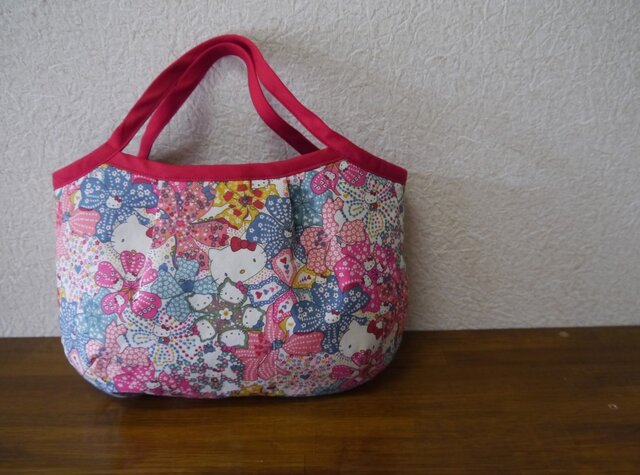 リバティプリント×ハローキティ★ミニバッグ ピンクの画像1枚目