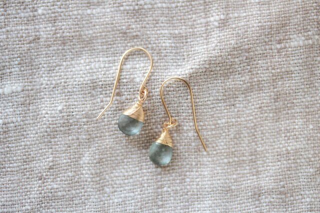 rainy large hook earringsの画像1枚目