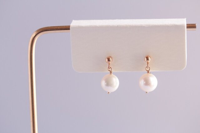 semi-round pearl earringsの画像1枚目