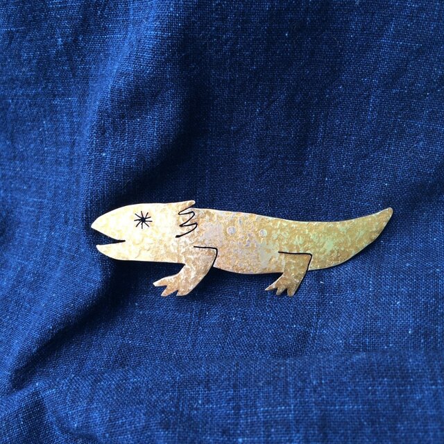 アホロートル 真鍮ブローチの画像1枚目