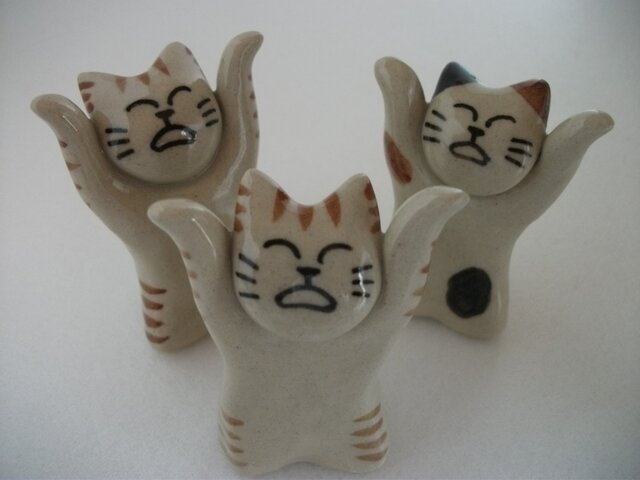 猫の箸置き3個セット(バンザイミックス)の画像1枚目