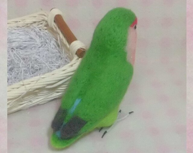 羊毛フェルト。セキセイインコ。桜バージョン。 羊毛フェルト