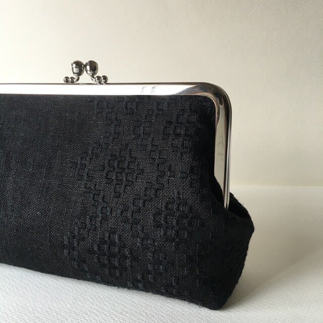 black&black - 18㎝リネンガマ口ポーチ