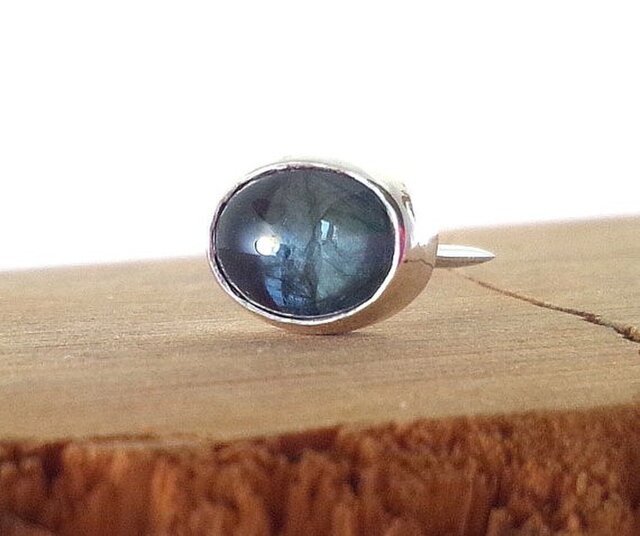 ブルーサファイヤ　ダイヤモンド入り　タイタック ブルーサファイヤ ダイヤモンド入り タイタック