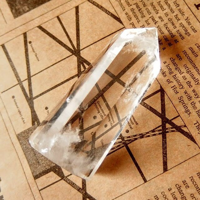 エンジェルフェザー・クリスタル（ポイント水晶、クリア・クォーツ