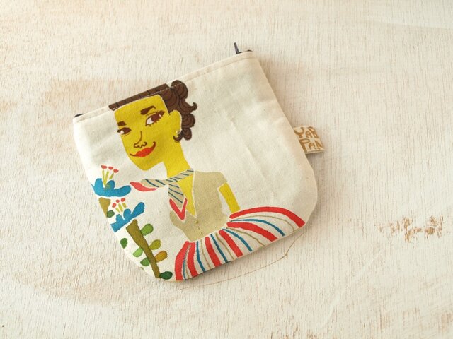 An＊様♥️オーダーページ②　ポーチ、バッグ等ハンドメイド Too cute! Embroidered drawstring bag] Embroidery artist