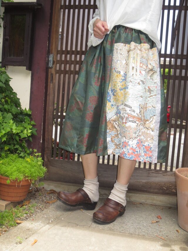 着物リメイク☆玉虫に光る紬地に春爛漫の景色柄パッチ♪大人な69㎝丈