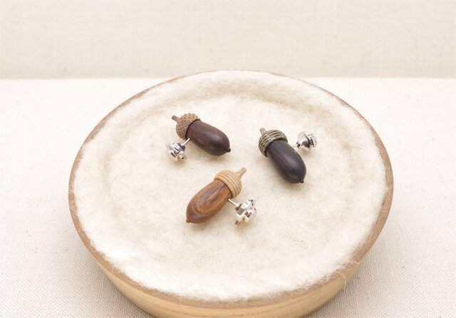 タックピン加工サンプル | 木彫どんぐり 有料加工の画像1枚目