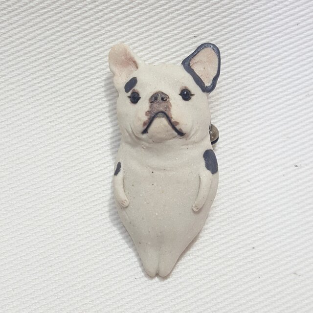 フレンチブルドッグ(パイド)ブローチの画像1枚目