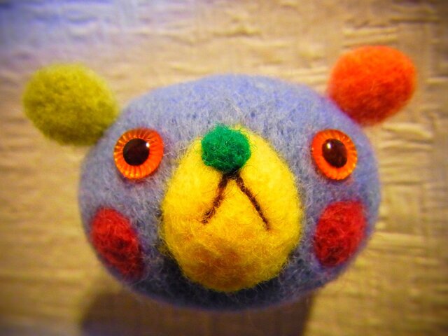 無口くまさんブローチ（羊毛フェルト） | iichi 日々の暮らしを