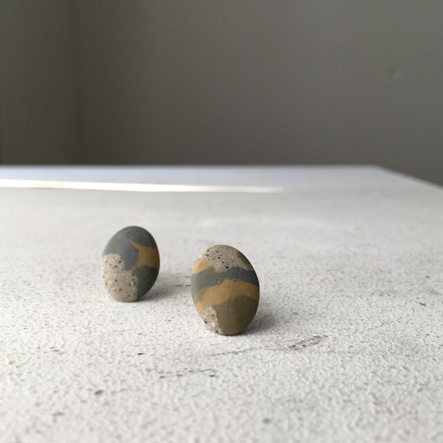 陶器ピアス 彩Dの画像1枚目