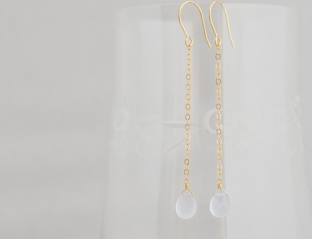 ブルーカルセドニー 14kgfひとつぶピアス | iichi 日々の暮らしを