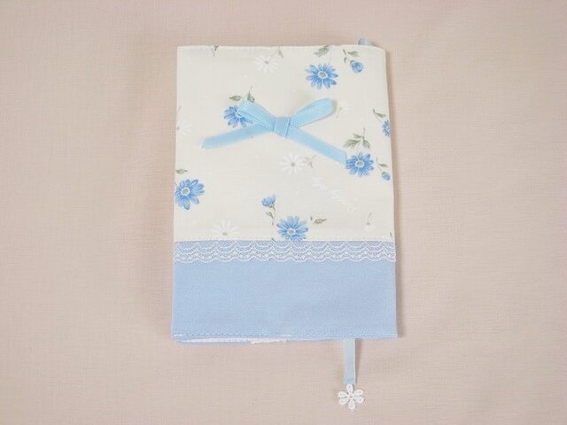 かわいい水色の花柄ブックカバー Iichi ハンドメイド クラフト作品 手仕事品の通販