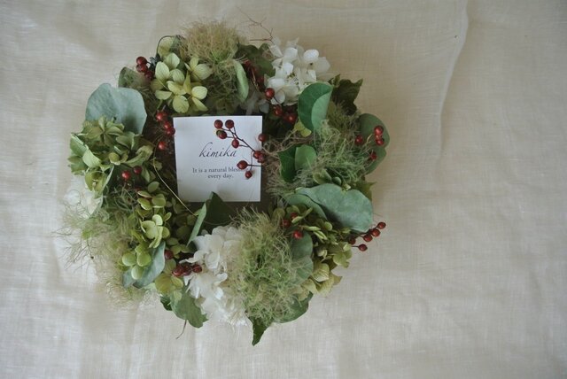アナベルと野薔薇の実のwreathの画像1枚目