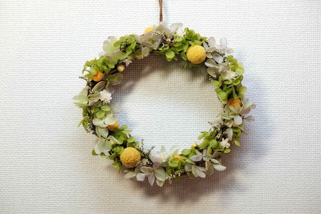 黄色いポンポンが可愛い♡グリーンナチュラルリース♪誕生日・結婚祝い・父の日に♡の画像1枚目