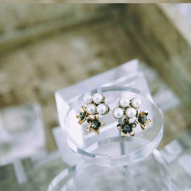 COR-DATE　MissGrace,真珠と花の出会いピアス