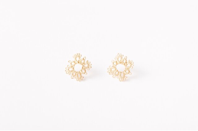 Lace pierced earring Square goldの画像1枚目