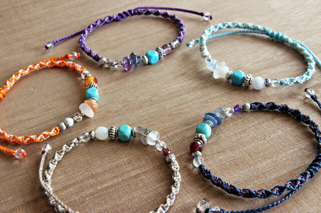 ターコイズ×ガーネット～7種の天然石とバイカラーコード