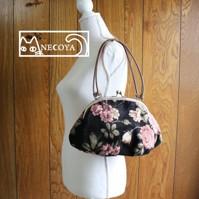 ふんわりがまぐちバッグ　ゴブラン・黒（赤薔薇7）