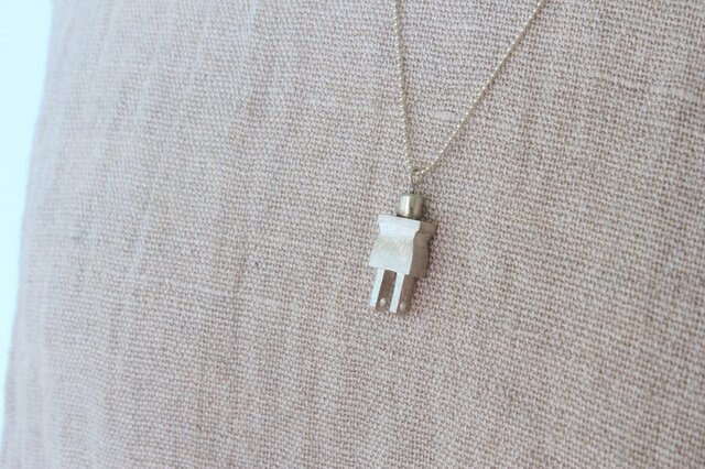 miniature tool necklace プラグの画像1枚目