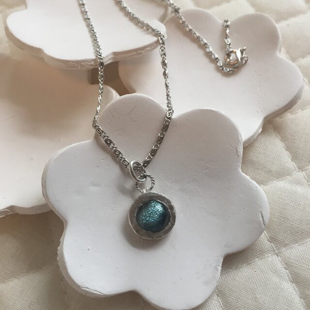 カラー ガラス シルバーチャームネックレス