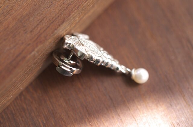 Sv 葡萄 アコヤ真珠が揺れる ワンポイントブローチ | iichi 日々の