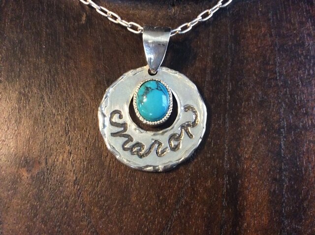 受注制作】大粒トルコ石の文字入りペンダントトップ | iichi 日々の