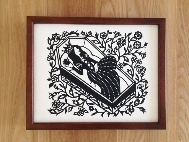 切り絵「お姫様の午睡」の画像1枚目