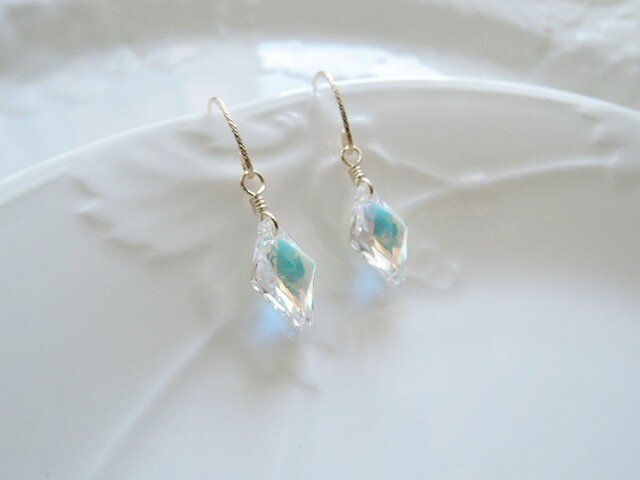 キラキラ感が素敵な14kgfフックピアス スワロフスキークリスタルab ダイヤモチーフ 914 Iichi ハンドメイド クラフト作品 手仕事品の通販