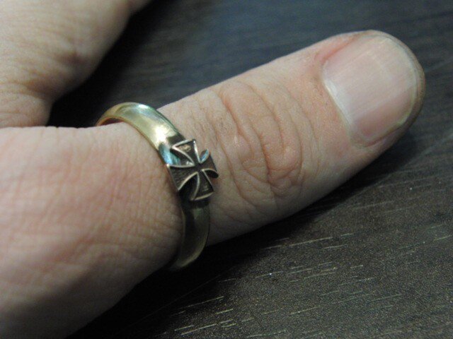 アイアンクロス真鍮ブラスリング 指輪サイズ1号～40号/タイリング