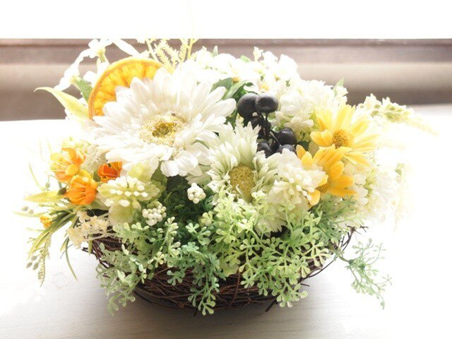 森のお花畑、こんもり鳥の巣アレンジの画像1枚目