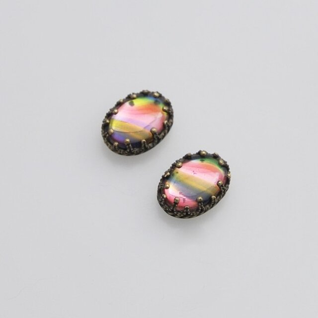 Iris(アイリス) オーバル 18×14mm 台座付き(縫付け・金古美)の画像1枚目