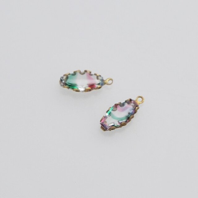 アンティークIris(アイリス) 菱形変形 15×8mm 台座付きの画像1枚目