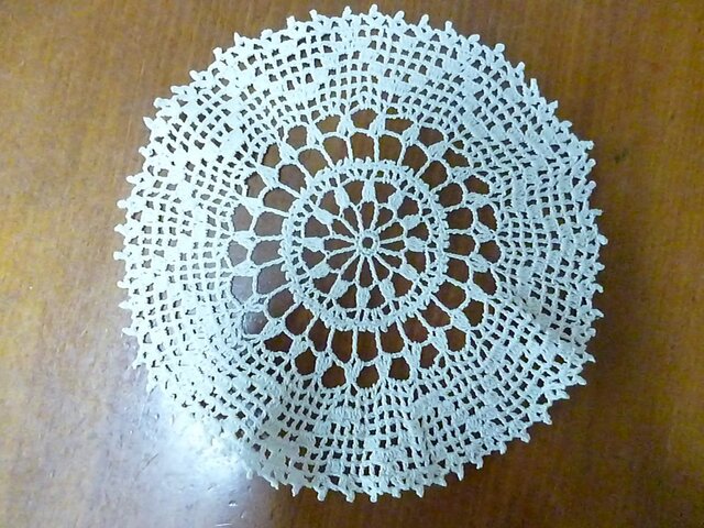 手編みレースドイリーの画像1枚目