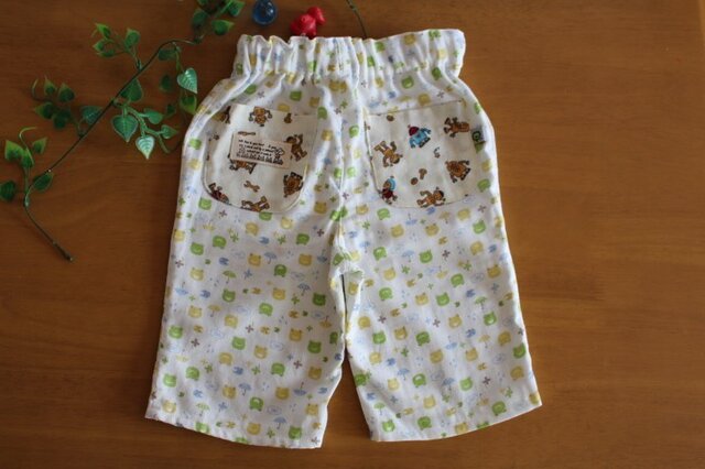 110サイズ 涼しいガーゼでできたハーフパンツ★かえるの画像1枚目