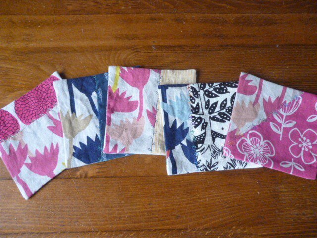 4北欧調綿麻のミシン刺繍パッチコースターセットの画像1枚目