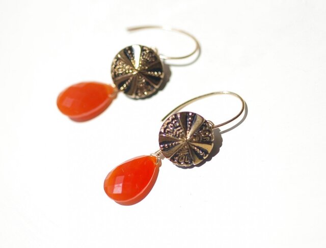 1940年代ヴィンテージボタン×Carnelian*Pierceの画像1枚目