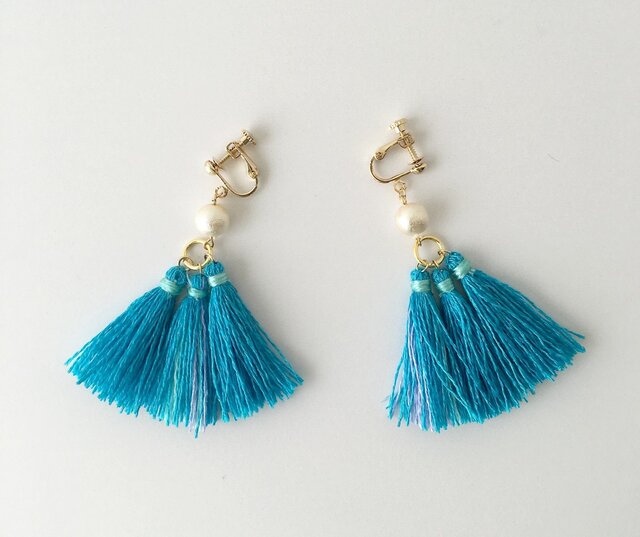 タッセルイヤリング&ピアス "Blue tassels"の画像1枚目