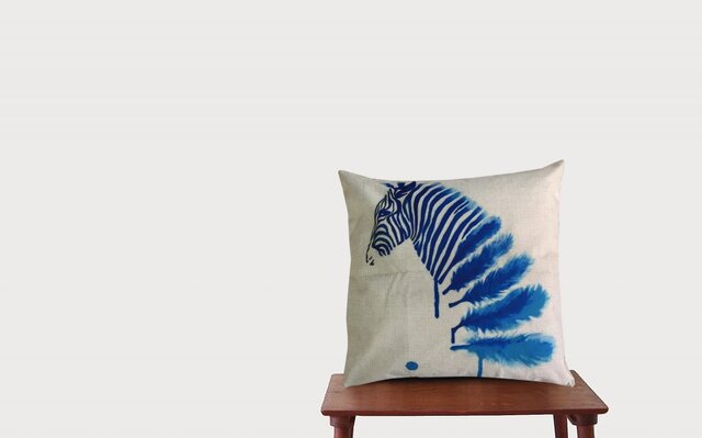 森のクッション zebra blue ヒノキの香りの画像1枚目