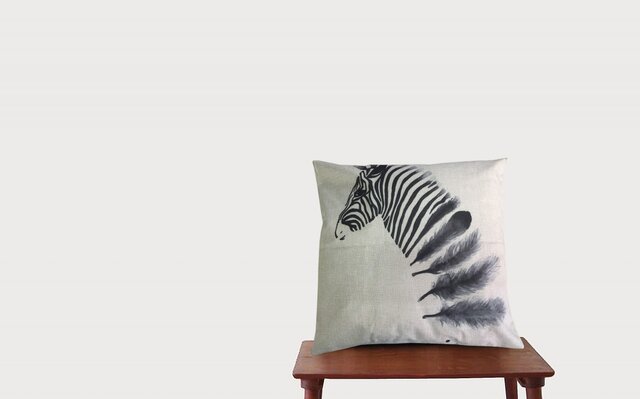 森のクッション zebra black ヒノキの香りの画像1枚目