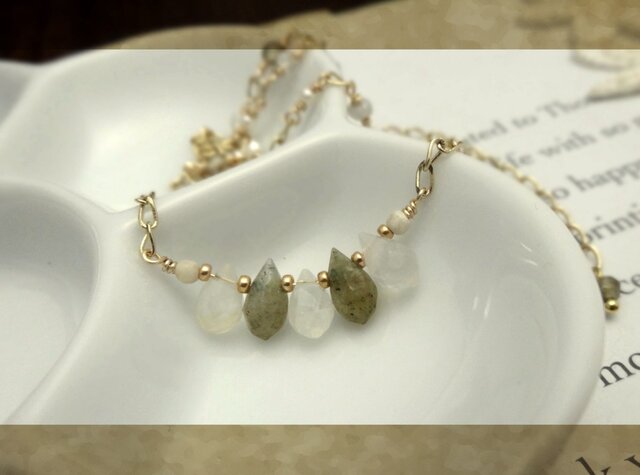 ラブラドライト×レインボームーンストーン ・・Necklace・・の画像1枚目