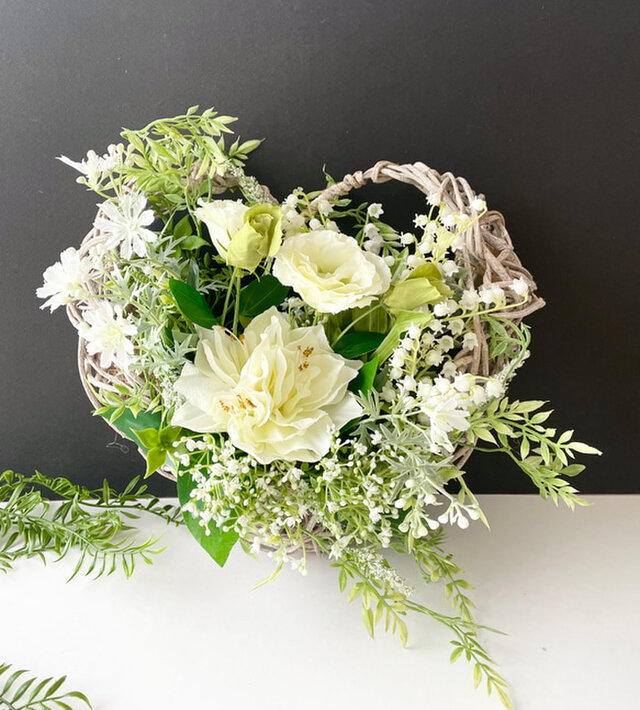 ご結婚お祝いや新築お祝い♡Heart Basket arrange「受注制作」