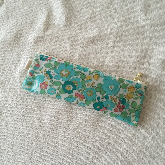リバティの小さいペンケース*ベッツィ*グリーンの画像1枚目