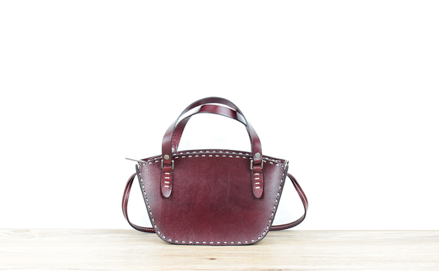 本革 クラシックレザーショルダーバッグ&ハンドバッグ 可愛いお出かけ ☆Dark Red☆の画像1枚目