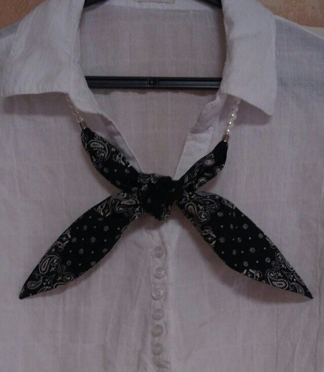 ミニスカーフ風ネックレス～バンダナ柄（ブラック）