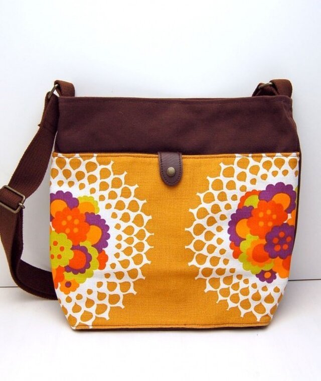 ヴィンテージファブリック x 帆布 レトロな斜め掛けショルダーバッグ(Flower Lace)の画像1枚目