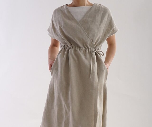 【wafu】中厚 リネン カシュクールワンピース 羽織 ロング丈 フレンチスリーブ / 亜麻ナチュラル a005a-amn2の画像1枚目