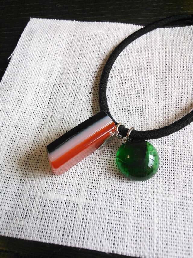 イタリアンカラーの髪ゴム